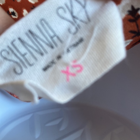 SIENNA SKY BLOUSE - Picture 3 of 4